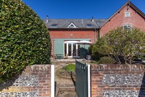 Rear- click for photo gallery